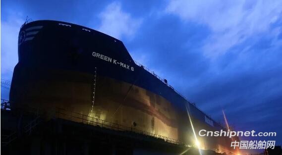 舟山中远海运重工最后一艘8.16万吨散货船成功下水