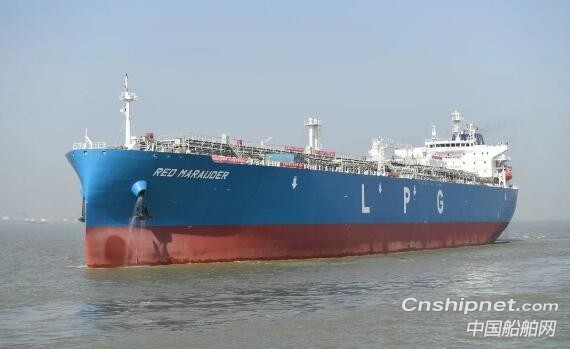 江南造船84000立方米超大型液化气船完成海试
