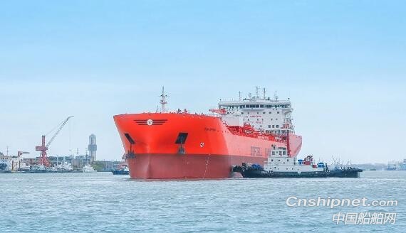 沪东中华49000吨化学品船4号船圆满试航