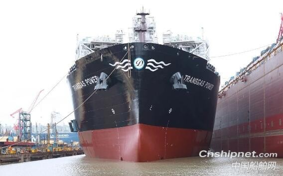 全球最先进国内首款大型浮式LNG存储及再气化装置如期出坞