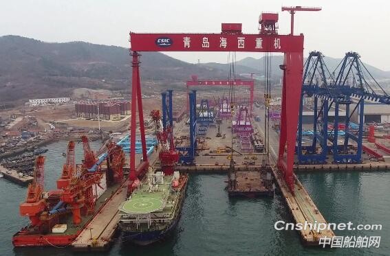 海西重机306自升式海上勘探平台顺利完成吊装下水