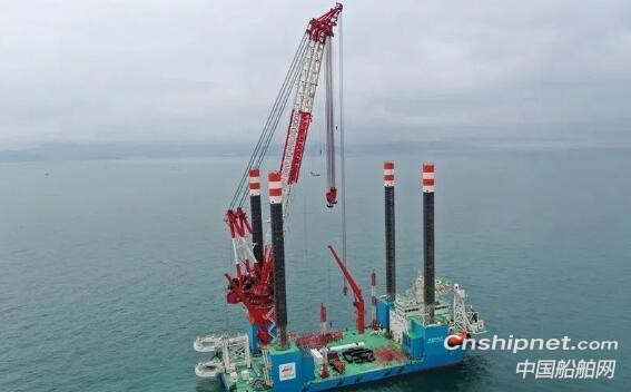 中国首艘1300吨自升自航式风电安装船完成试航