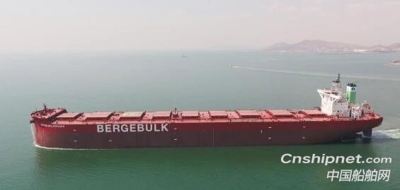 大船集团一原油船一散货船同日试航