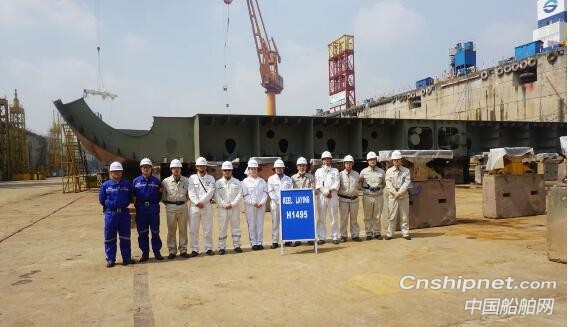 外高桥造船18万吨好望角型散货船H1495船顺利下坞