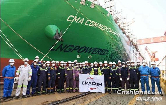 江南造船同日实现两船出坞两船起浮