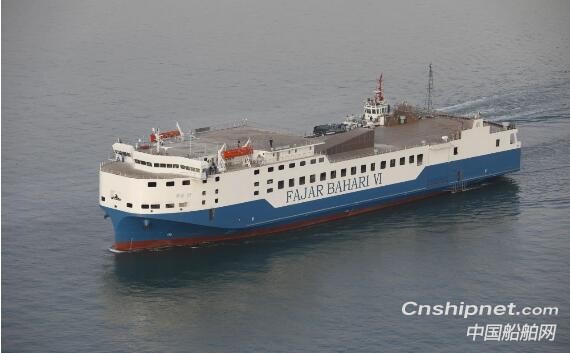 渤船重工109米自航甲板驳顺利离港试航