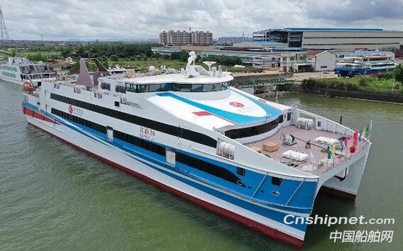 澳龙船艇北海新绎游船“北游26”号顺利下水