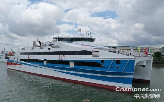 澳龙船艇北海新绎游船“北游26”号顺利下水