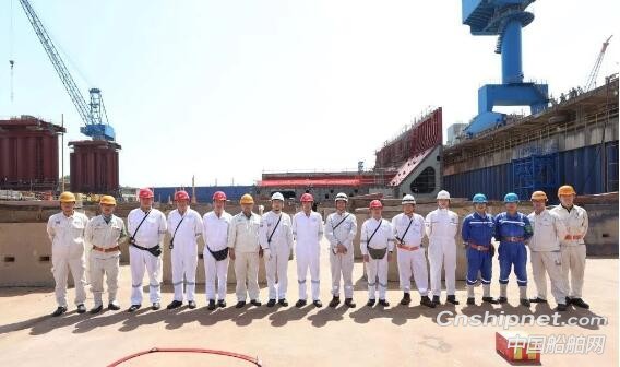 扬州中远海运重工3艘万吨散货船同日铺龙骨