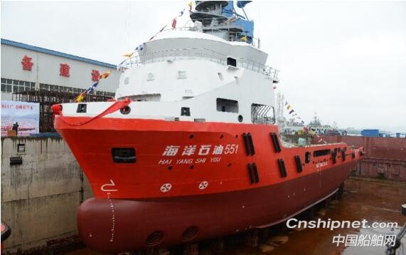 大连辽南船厂2艘5000马力LNG动力守护供应船顺利下水