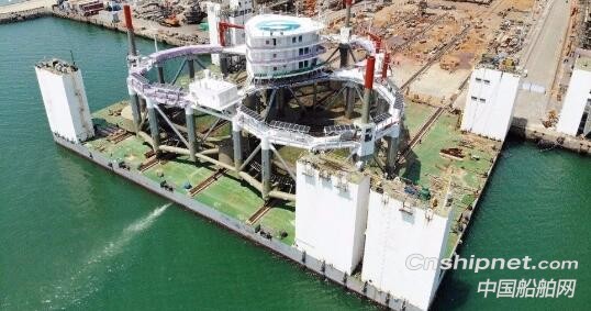 中集来福士“耕海1号”坐底式网箱平台下水