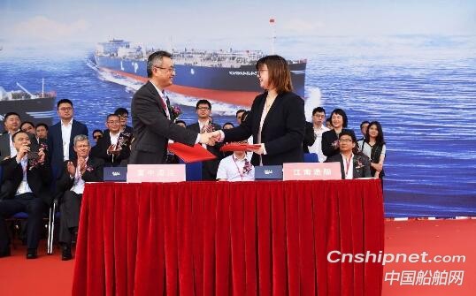 江南造船两艘84000立方米液化气船正式命名
