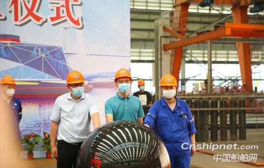 武船集团新型文化体验船“知音号”姊妹船开工