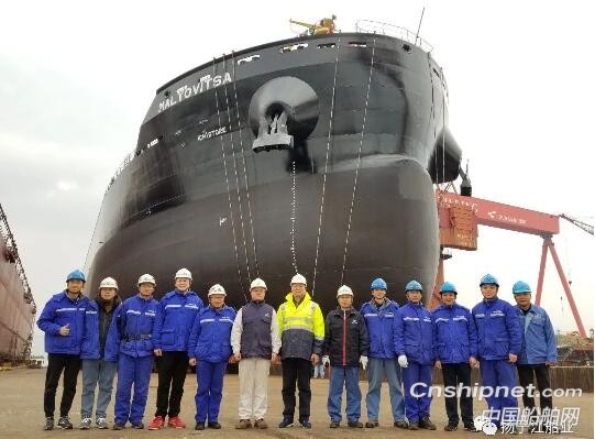 扬子江集团2艘散货船同日顺利交付