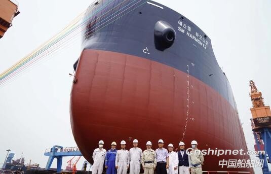 中船澄西28号8.2万吨散货船顺利下水