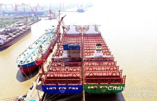 上海中远海工脱硫改装的14000箱大型集装箱船顺利完工开航