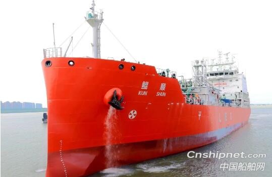 南京金陵船厂首艘6500立方乙烯运输船顺利完成海试