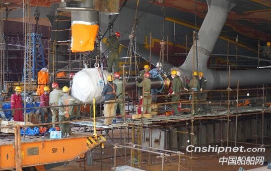 天津新港船舶重工700客位/2000米车道客滚船艉轴安装完成