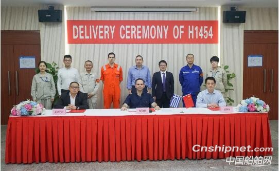 上海外高桥造船第三艘21万吨散货船顺利签字交付