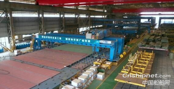 广船国际深中通道GK01标沉管隧道E5管节钢壳顺利完工过驳