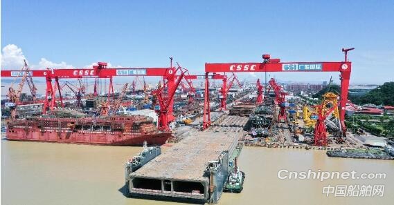 广船国际深中通道GK01标沉管隧道E5管节钢壳顺利完工过驳