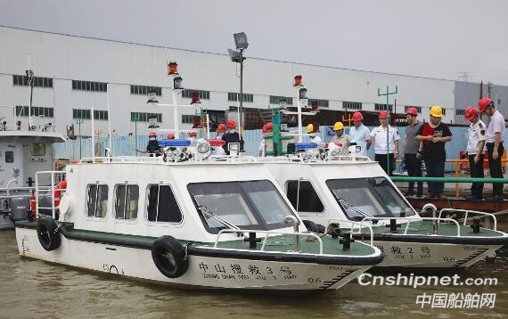 江龙船艇2艘新型铝合金超高速快艇顺利交付