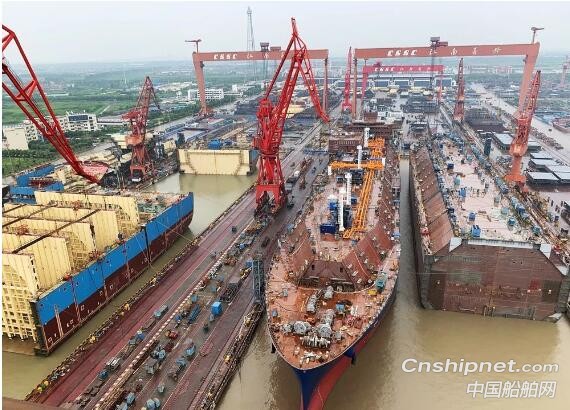 沪东中华长兴造船双坞联动取得胜利
