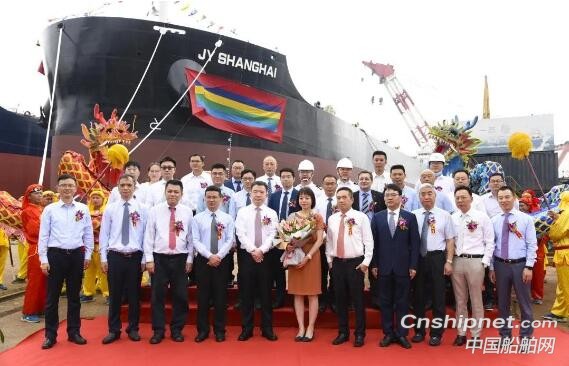 中船澄西2艘8.2万吨散货船同日交付