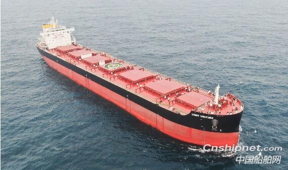 中船澄西2艘8.2万吨散货船同日交付