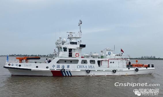 同方江新3艘新型小航标船正式交付