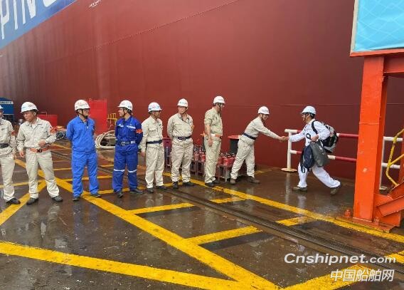 上海外高桥造船18万吨散货船H1492船完成海试