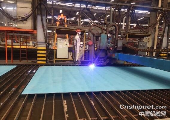 振华重工2艘3000方等级自航耙吸挖泥船开工