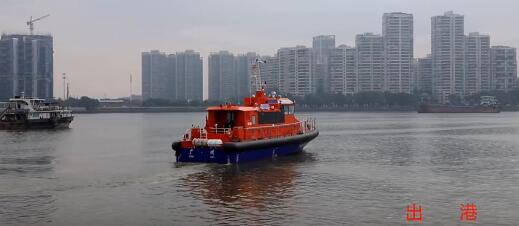 英辉南方2艘引航交通船顺利交付