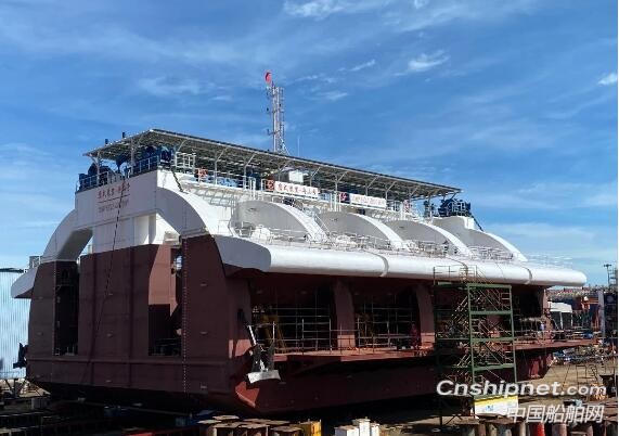 首台500kW鹰式波浪能发电装置“舟山号”交付