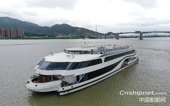 江龙船艇大型柴电动力豪华观光游船“梦航”号成功试航