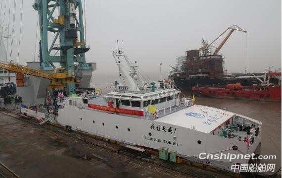 大洋海装2座风电运维船顺利交付