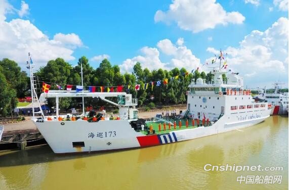 武船2000吨大型航标船“海巡173”轮正式交付
