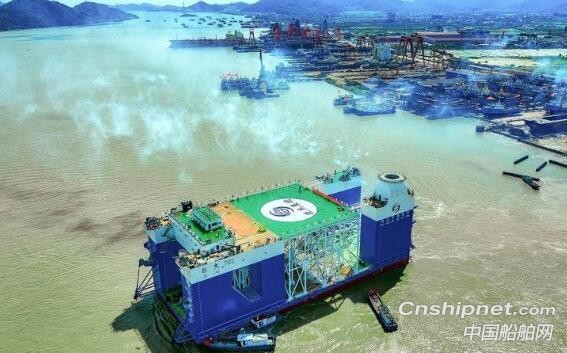 宁波振鹤船业700吨半潜式起重船“巨杰702”投入使用
