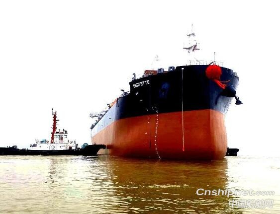 象屿海装3艘63500DWT散货船分别试航出坞