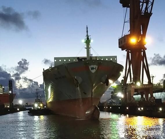 文冲修造集装箱船“万海507”轮提前修理完工交付