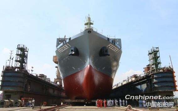 广东中远海运重工第9艘1750TEU集装箱船顺利下水