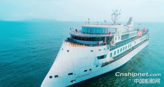 招商工业极地探险邮轮4号船“海洋探险号”下水