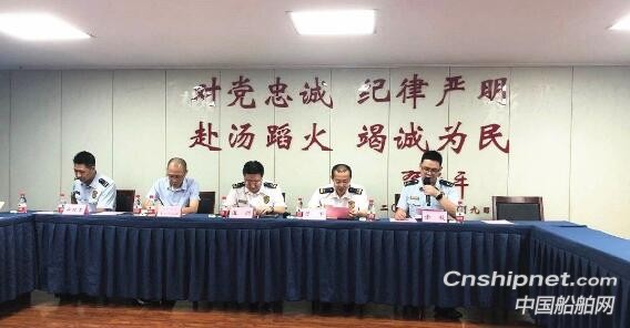 重庆市消防救援总队40米级指挥艇“渝消救指挥01”顺利交付