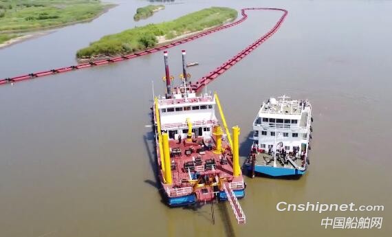 松花江上最大绞吸式挖泥船顺利交付