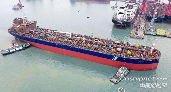 广船国际7.5万吨化学品/成品油船5号船签字交付