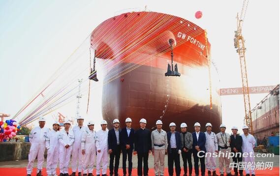 中船澄西2号55600吨化学品/成品油轮命名交付