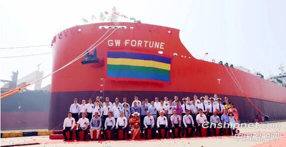 中船澄西2号55600吨化学品/成品油轮命名交付