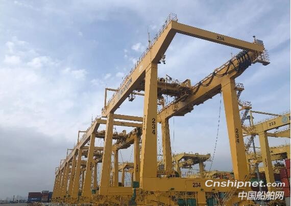 振华重工6台轨道吊完成卸船