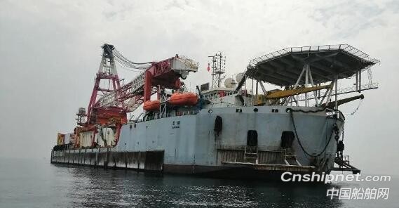 中远海运特运一艘大型铺管船“蓝疆”号踏上回国的旅程