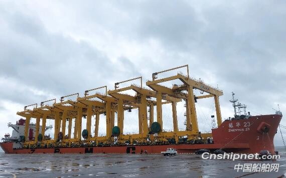 振华重工6台轨道吊完成卸船